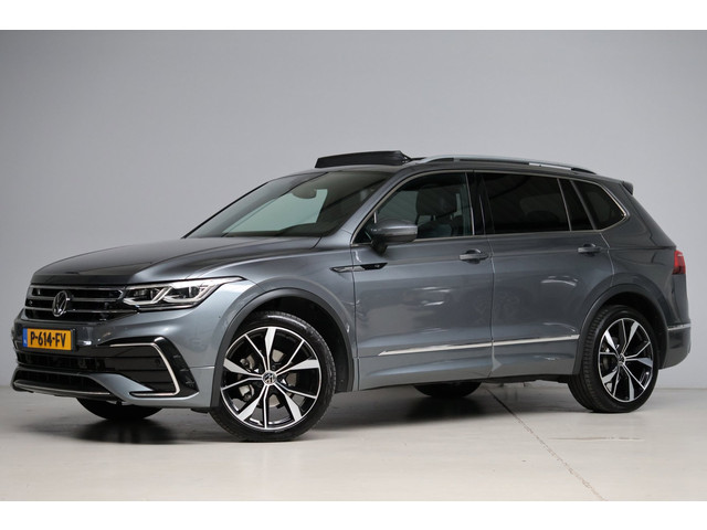 Foto 2 van Volkswagen Tiguan Allspace 1.5 TSI R-Line 7p | panoramadak | head-up | harmankardon | elek. trekhaak
