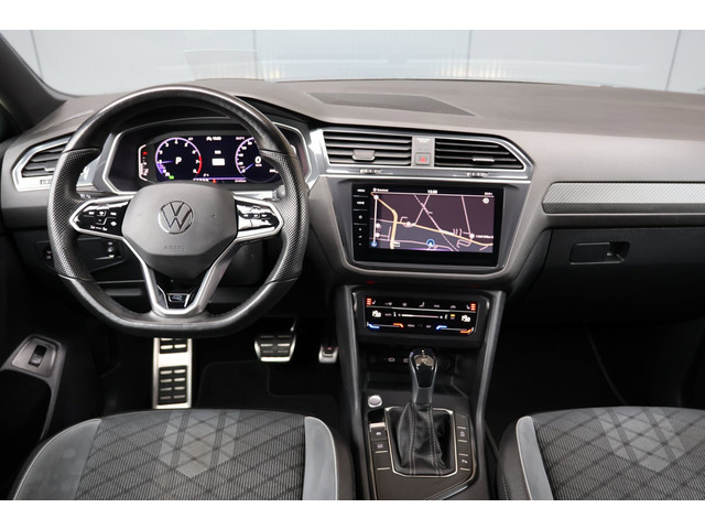 Foto 4 van Volkswagen Tiguan Allspace 1.5 TSI R-Line 7p | panoramadak | head-up | harmankardon | elek. trekhaak