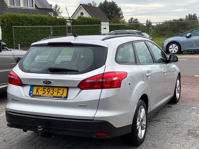 Foto 6 van Ford Focus Wagon 1.0 Titanium Edition nette auto !