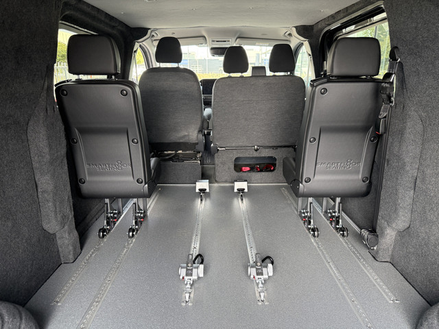 Foto 2 van Ford Transit Custom 5+1 Rolstoelbus 320 2.0 TDCI L2H1 Limited (Prachtige luxe Ford Transit Custom Au