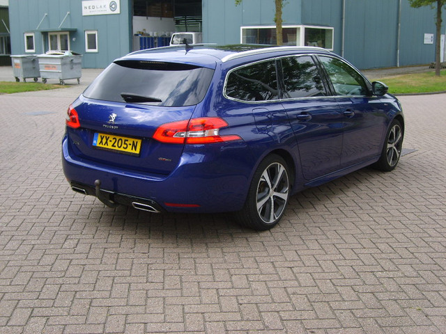 Foto 5 van Peugeot 308 SW 1.2 PureTech GT-line (bj 2019)