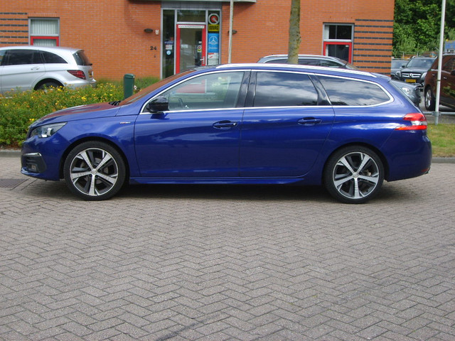Foto 9 van Peugeot 308 SW 1.2 PureTech GT-line (bj 2019)