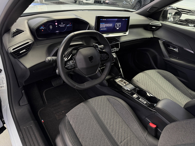 Foto 9 van Peugeot 2008 1.2 PureTech 130 Allure CarPlay