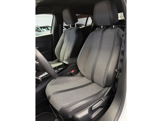 Foto 8 van Peugeot 2008 1.2 PureTech 130 Allure CarPlay