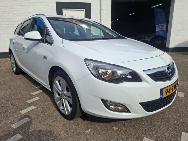Foto 10 van Opel Astra Sports Tourer 1.4 Turbo Sport /Nieuwe apk bij aflevering/Navigatie/Trekhaak/parrot