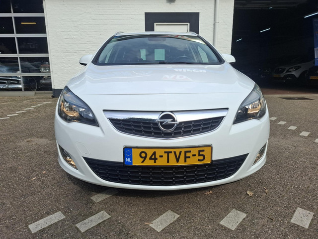 Foto 6 van Opel Astra Sports Tourer 1.4 Turbo Sport /Nieuwe apk bij aflevering/Navigatie/Trekhaak/parrot