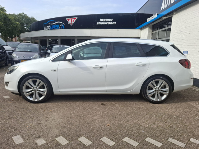 Foto 4 van Opel Astra Sports Tourer 1.4 Turbo Sport /Nieuwe apk bij aflevering/Navigatie/Trekhaak/parrot