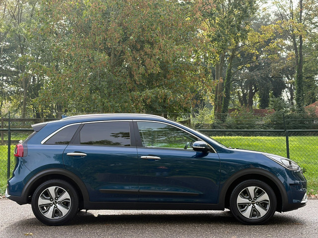 Foto 8 van Kia Niro 1.6 GDi Hybrid ExecutiveLine /Carplay/Navi/Camera/Stoelverwarming/