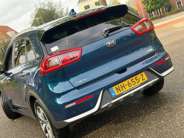 Foto 6 van Kia Niro 1.6 GDi Hybrid ExecutiveLine /Carplay/Navi/Camera/Stoelverwarming/