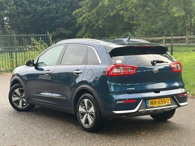 Foto 5 van Kia Niro 1.6 GDi Hybrid ExecutiveLine /Carplay/Navi/Camera/Stoelverwarming/