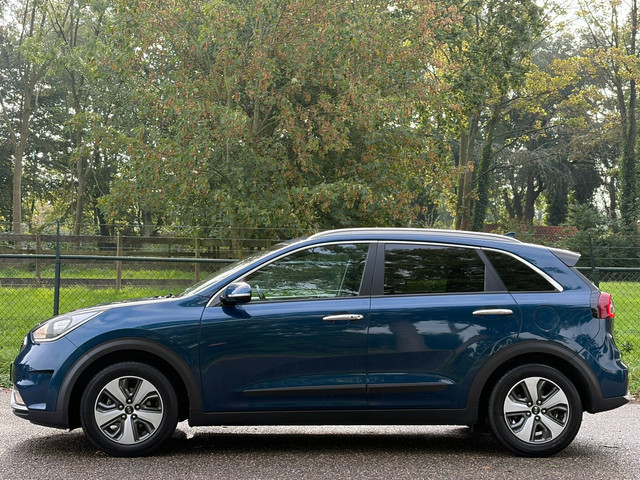 Foto 4 van Kia Niro 1.6 GDi Hybrid ExecutiveLine /Carplay/Navi/Camera/Stoelverwarming/