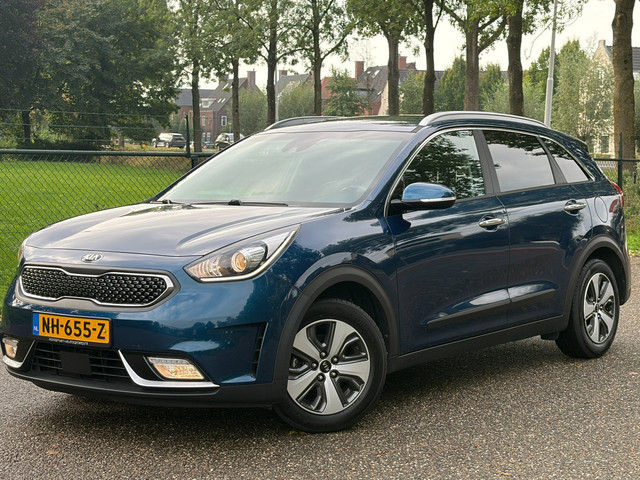Foto 3 van Kia Niro 1.6 GDi Hybrid ExecutiveLine /Carplay/Navi/Camera/Stoelverwarming/