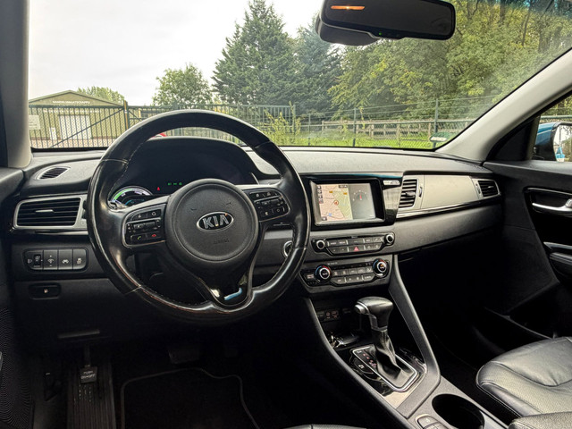 Foto 2 van Kia Niro 1.6 GDi Hybrid ExecutiveLine /Carplay/Navi/Camera/Stoelverwarming/