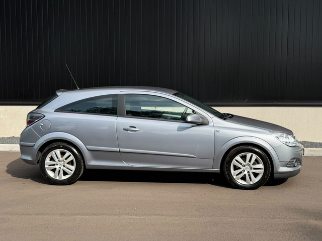 Foto 5 van Opel Astra GTC 1.8 Sport 140pk|Nieuw APK|Rijklaar