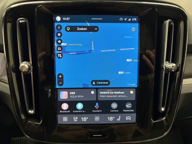 Foto 2 van Volvo XC40 Recharge Plus 70 kWh Warmtepomp/ Stoel & Stuurverw./ Camera/ Apple CarPlay