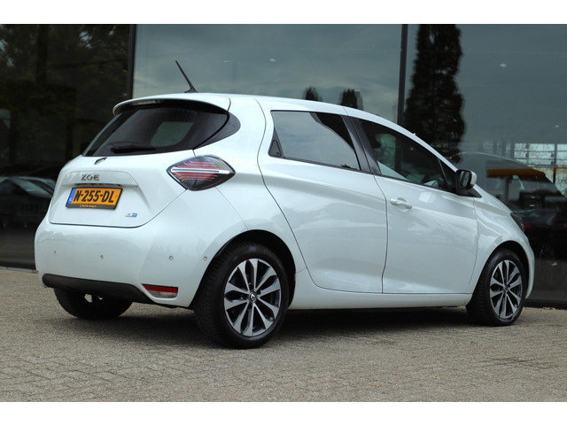 Foto 2 van RENAULT ZOE R135 INTENS 52 KWH SOH 93.8% | KOOPACCU | CARPLAY | CAMERA | PDC | STOEL. & STUURVERW.