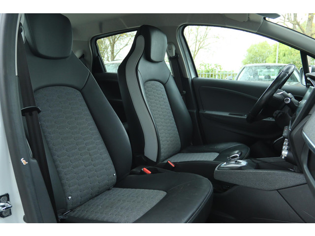 Foto 25 van RENAULT ZOE R135 INTENS 52 KWH SOH 93.8% | KOOPACCU | CARPLAY | CAMERA | PDC | STOEL. & STUURVERW.