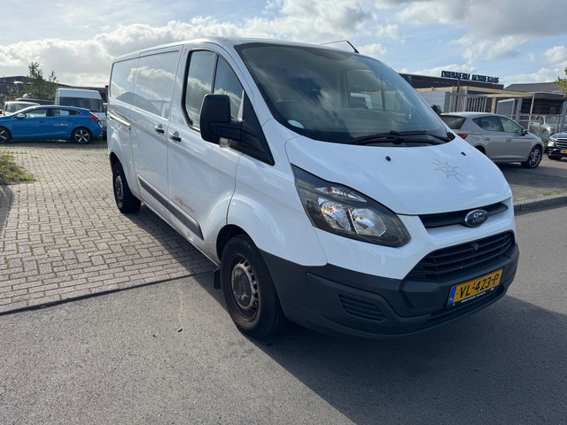 Foto 2 van Ford Transit Custom 330 2.2 TDCI L2H1 Ambiente