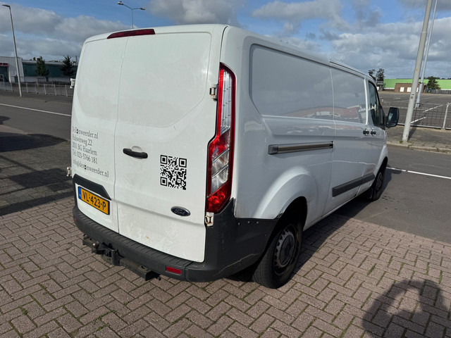 Foto 3 van Ford Transit Custom 330 2.2 TDCI L2H1 Ambiente