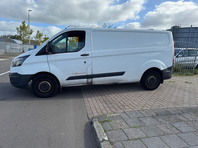 Foto 6 van Ford Transit Custom 330 2.2 TDCI L2H1 Ambiente