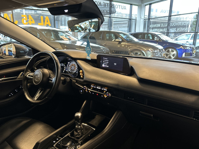 Foto 2 van Mazda 3 2.0 e-SkyActiv-G M Hybrid 122 Luxury | Adaptieve cruise control | Stoel+Stuurverwarming | He