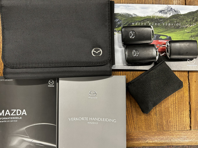 Foto 5 van Mazda 3 2.0 e-SkyActiv-G M Hybrid 122 Luxury | Adaptieve cruise control | Stoel+Stuurverwarming | He
