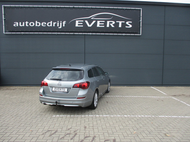 Foto 4 van Opel Astra Sports Tourer 1.4 Turbo Cosmo dealer onderhouden in top staat speciale uitvoering scherpe