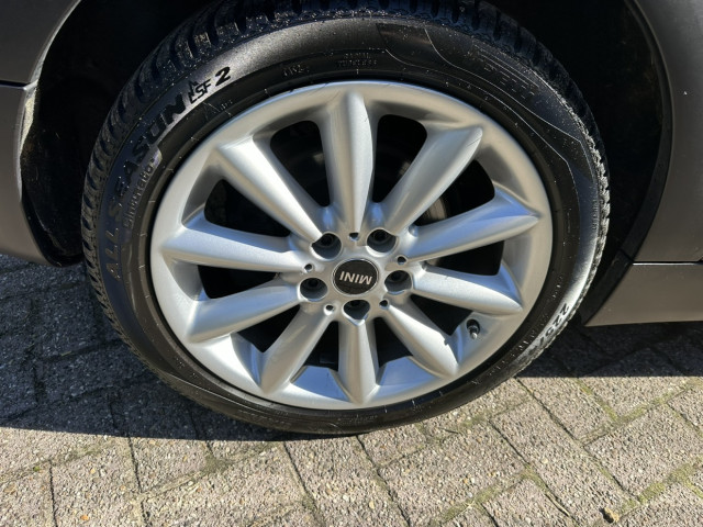 Foto 4 van MINI Clubman 1.5 Cooper Chili. Panoramadak,LED, Navi ! Zeer mooi !!