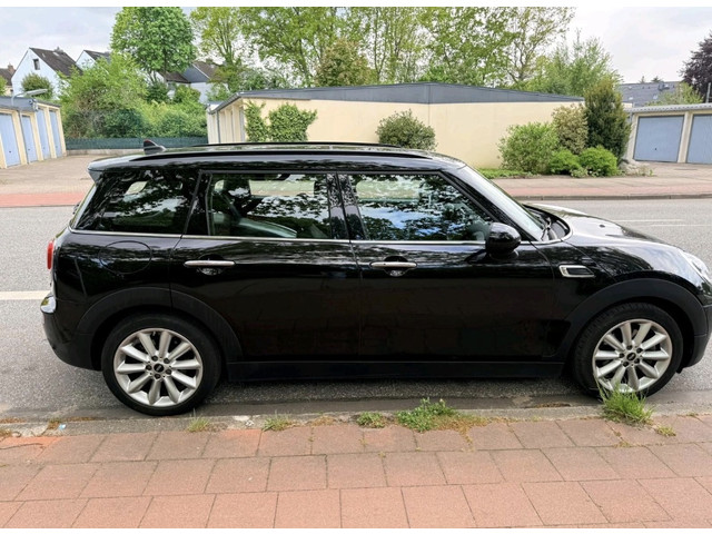 Foto 2 van MINI Clubman 1.5 Cooper Chili. Panoramadak,LED, Navi ! Zeer mooi !!