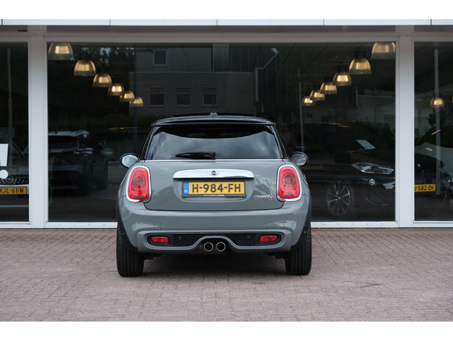 Foto 8 van MINI Cooper S 192pk Chili Serious Business | JCW Pakket | Panoramadak | Keyless | Camera | Harman/ka