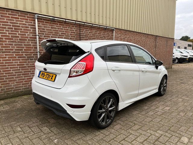 Foto 2 van Ford Fiesta 1.0 EcoBoost ST Line Airco NAP Distbutieriem Nieuw