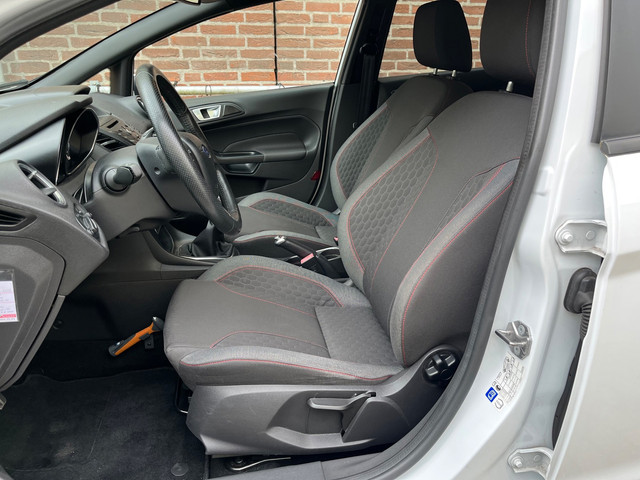 Foto 10 van Ford Fiesta 1.0 EcoBoost ST Line Airco NAP Distbutieriem Nieuw
