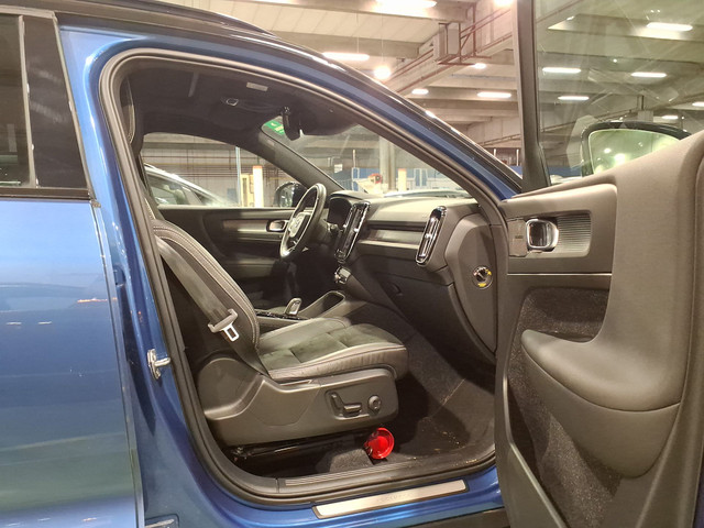 Foto 7 van Volvo XC40 1.5 T5 Twin Engine R-Design BOMVOL | HK-AUDIO | PANO | TREKH. | 360°