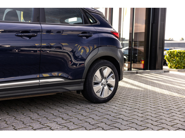 Foto 5 van Hyundai Kona EV Comfort 64 kWh, NL Auto, Krell Audio, Metallic lak!
