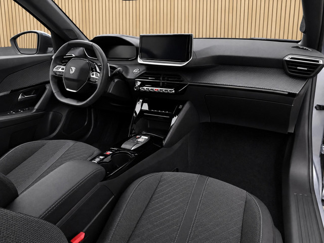 Foto 9 van Peugeot 2008 1.2 Hybrid 145 Allure | Navi / Camera / Climate