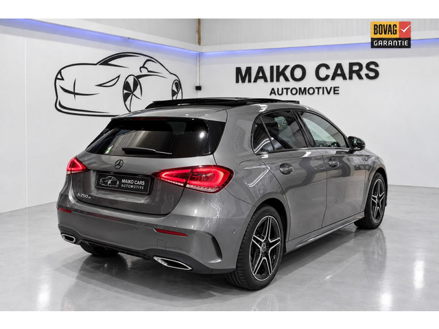 Foto 10 van Mercedes-Benz A-klasse 250 e AMG Limited|PANO|Black Edition