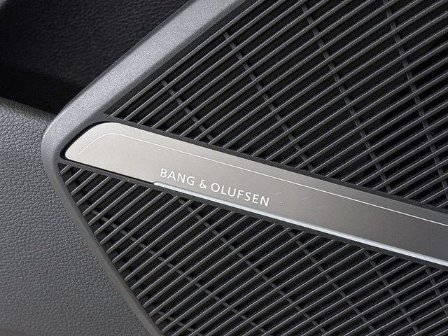 Foto 8 van Audi Q5 55 TFSI e S edition | Bang & Olufsen | Stuurverwarming | Stoelverwarming | RS Stoelen | Memo