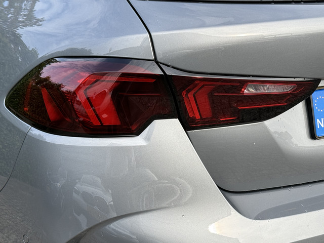 Foto 9 van BMW 1-serie 120 M Sport Pro | Panorama dak | Trekhaak | Camera | Getint glas