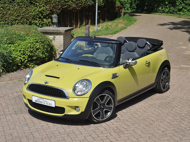 Foto 2 van Mini Mini Cabrio 1.6 Cooper S 175pk Xenon/17"/Stoelverwarm