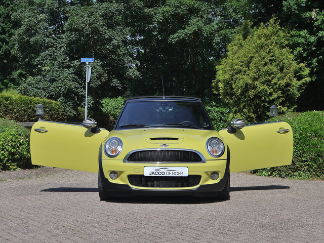 Foto 4 van Mini Mini Cabrio 1.6 Cooper S 175pk Xenon/17"/Stoelverwarm