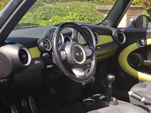 Foto 5 van Mini Mini Cabrio 1.6 Cooper S 175pk Xenon/17"/Stoelverwarm