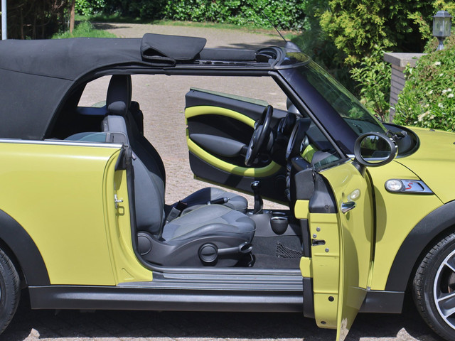 Foto 8 van Mini Mini Cabrio 1.6 Cooper S 175pk Xenon/17"/Stoelverwarm