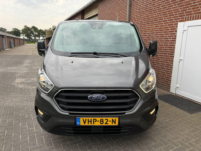 Foto 3 van Ford Transit Custom 300 2.0 TDCI L3H2 Limited Automaat , Camera, Cruise control, omvormer, 3 zits