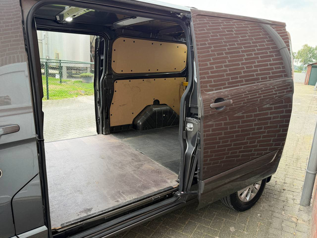 Foto 9 van Ford Transit Custom 300 2.0 TDCI L3H2 Limited Automaat , Camera, Cruise control, omvormer, 3 zits