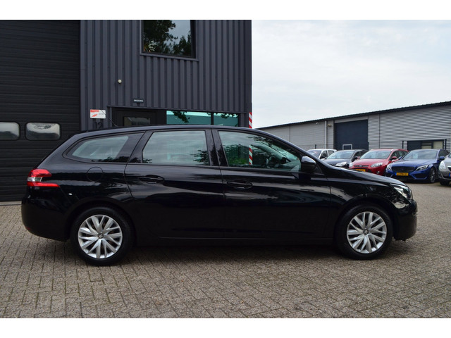 Foto 7 van Peugeot 308 SW 1.2 PureTech Blue Lease | Dealer onderhouden | Riem vervangen