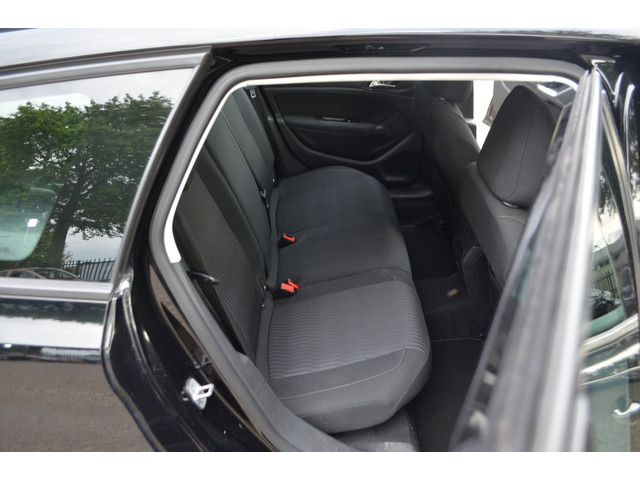 Foto 2 van Peugeot 308 SW 1.2 PureTech Blue Lease | Dealer onderhouden | Riem vervangen