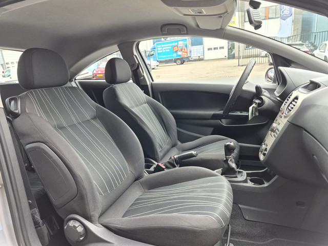Foto 8 van Opel Corsa 1.2-16V Essentia|APK|Airco|Elektrische Ramen