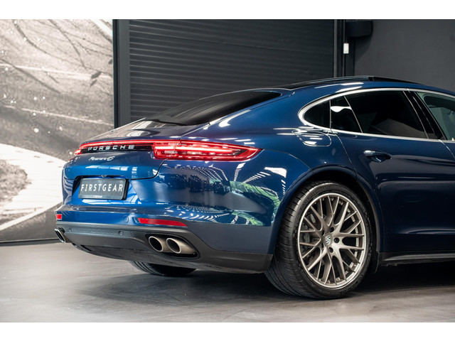 Foto 3 van Porsche Panamera 4S 4.0 Diesel V8 *BOSE / Panorama / 18-wegs Stoelen / Surround View / Stoelventilat