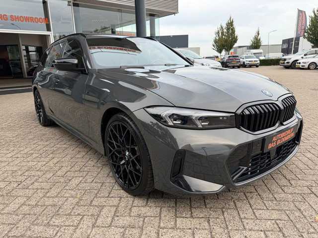Foto 10 van BMW 3-serie Touring 330e xDrive,Pano, LED, M-sport Pro, M3 Stoelen, Virtual dash, elektrische haak,