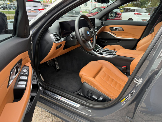 Foto 6 van BMW 3-serie Touring 330e xDrive,Pano, LED, M-sport Pro, M3 Stoelen, Virtual dash, elektrische haak,